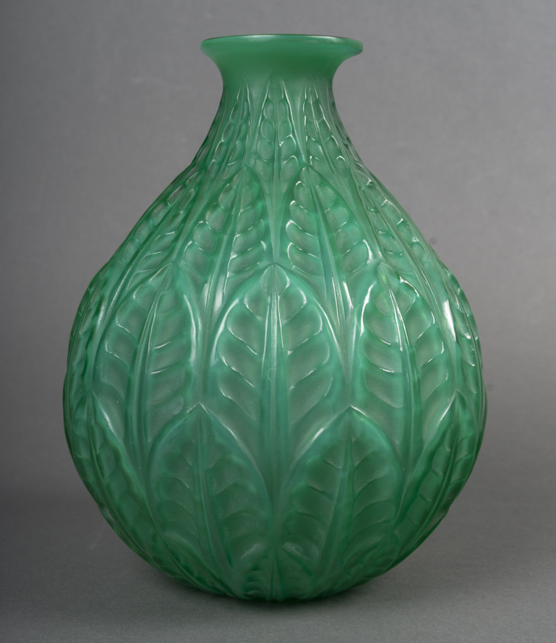 R. LALIQUE – VASE MALESHERBES  créé en 1927