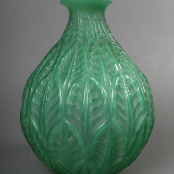 R. LALIQUE – MALESHERBES Vase created in 1927
