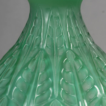 R. LALIQUE – MALESHERBES Vase created in 1927