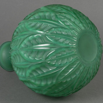 R. LALIQUE – MALESHERBES Vase created in 1927