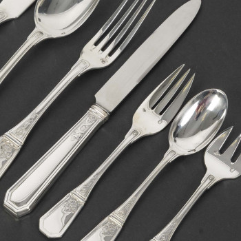 JEAN TETARD – C. CHRISTOFLE MENAGERE de 144 PIECES EN ARGENT MASSIF MODELE AUBUSSON Epoque 1930