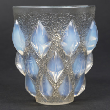 R. LALIQUE – Vase RAMPILLON  dit CABOCHONS et FLEURETTES 1925