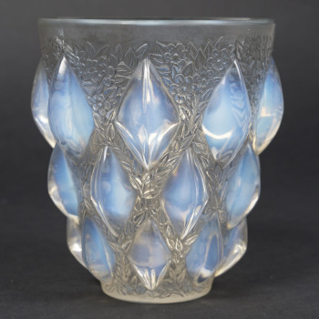 R. LALIQUE – Vase RAMPILLON  dit CABOCHONS et FLEURETTES 1925