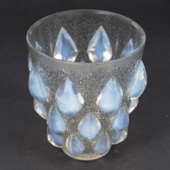 R. Lalique – Rampillon vase, or Cabochons and Fleurette 1927