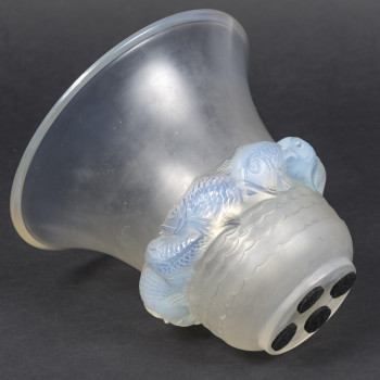 R. LALIQUE – PIRIAC Glass Vase, created in 1930