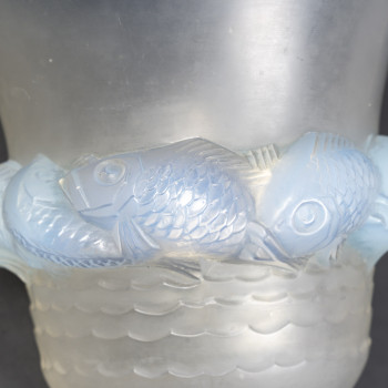 R. LALIQUE – PIRIAC Glass Vase, created in 1930