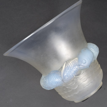 R. LALIQUE – PIRIAC Glass Vase, created in 1930
