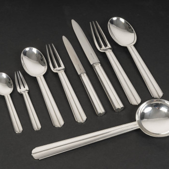 JEAN E. PUIFORCAT – 146-piece solid silver flatware set, "BIARRITZ" pattern, circa 1930