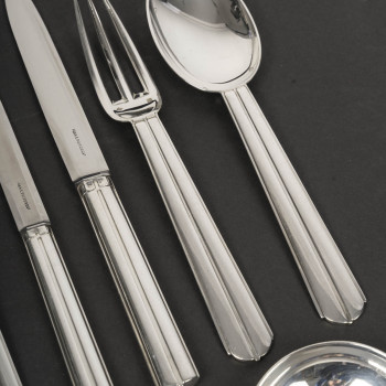 JEAN E. PUIFORCAT – 146-piece solid silver flatware set, "BIARRITZ" pattern, circa 1930