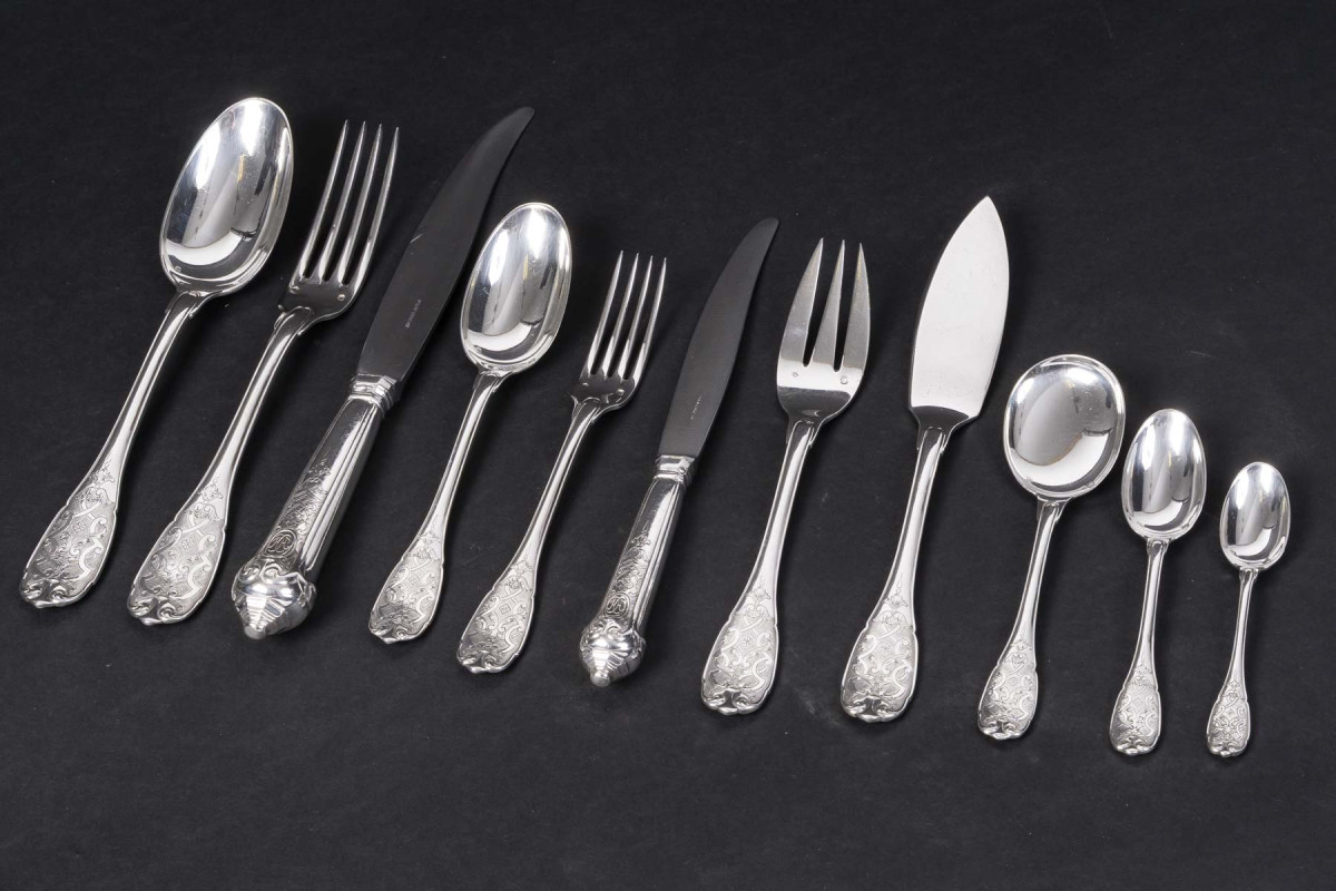JEAN E. PUIFORCAT - MENAGERE 147 PIECES en ARGENT Modèle « ELYSEE » Epoque 1930