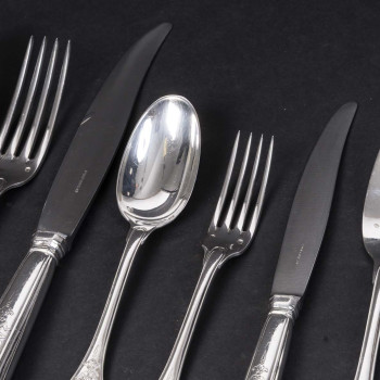 JEAN E. PUIFORCAT - MENAGERE 147 PIECES en ARGENT Modèle « ELYSEE » Epoque 1930