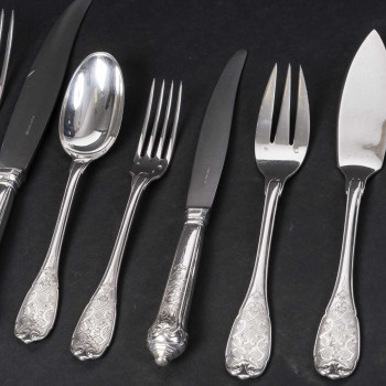 JEAN E. PUIFORCAT - MENAGERE 147 PIECES en ARGENT Modèle « ELYSEE » Epoque 1930