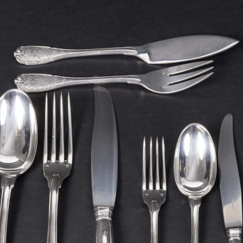 JEAN E. PUIFORCAT - MENAGERE 147 PIECES en ARGENT Modèle « ELYSEE » Epoque 1930