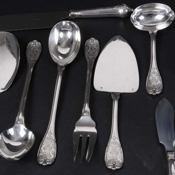 JEAN E. PUIFORCAT - MENAGERE 147 PIECES en ARGENT Modèle « ELYSEE » Epoque 1930