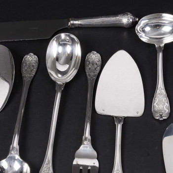JEAN E. PUIFORCAT - 147-PIECE SILVER FLATWARE SET "ELYSEE" Pattern, Circa 1930