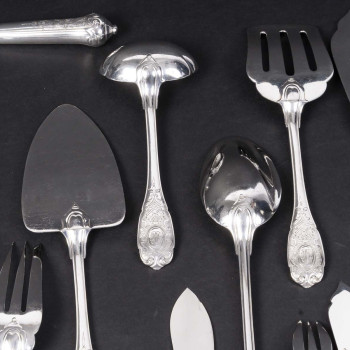 JEAN E. PUIFORCAT - MENAGERE 147 PIECES en ARGENT Modèle « ELYSEE » Epoque 1930