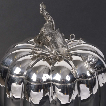 GUTIERREZ - Centre de table en forme de citrouille en argent massif Circa 1970