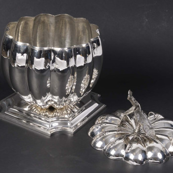 GUTIERREZ - Centre de table en forme de citrouille en argent massif Circa 1970