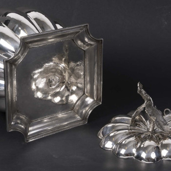 GUTIERREZ - Centre de table en forme de citrouille en argent massif Circa 1970