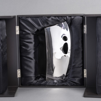 Maison Comyns - Pichet à eau en argent massif et son coffret de présentation, Londres, 2008