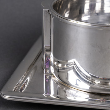 JEAN E. PUIFORCAT - Saucière et son intérieur en argent massif Epoque ART  DECO