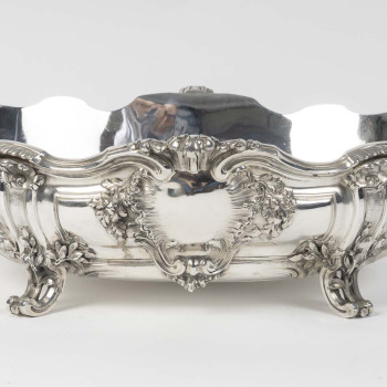 BOIN TABURET – LOUIS XV SOLID SILVER JARDINIERE AND ITS LINING - 19th Century