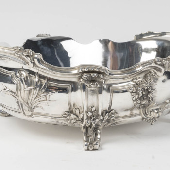 BOIN TABURET – LOUIS XV SOLID SILVER JARDINIERE AND ITS LINING - 19th Century