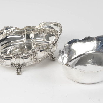 BOIN TABURET – LOUIS XV SOLID SILVER JARDINIERE AND ITS LINING - 19th Century