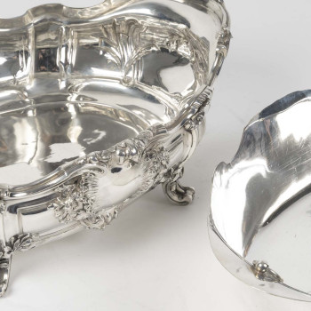 BOIN TABURET – JARDINIERE LOUIS XV EN ARGENT MASSIF ET SA DOUBLURE - XIXe