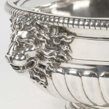 PUIFORCAT – JARDINIERE EN ARGENT MASSIF et sa doublure Circa début XXe
