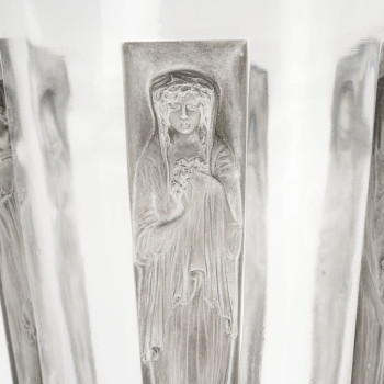 René LALIQUE - Vase “Gobelet six figurines” modèle créé en 1912