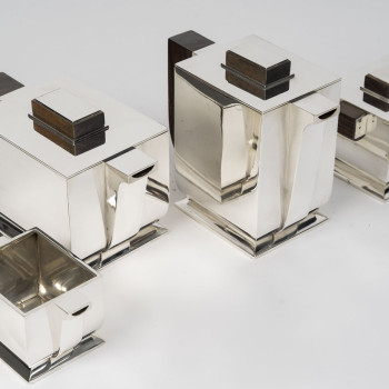 TETARD FRERES - Art Deco Silver Tea and Coffee Service, Cubist Pattern, Circa 1925/1930