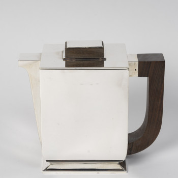TETARD FRERES - Art Deco Silver Tea and Coffee Service, Cubist Pattern, Circa 1925/1930