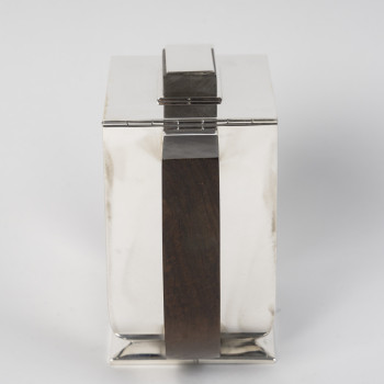 TETARD FRERES - Art Deco Silver Tea and Coffee Service, Cubist Pattern, Circa 1925/1930