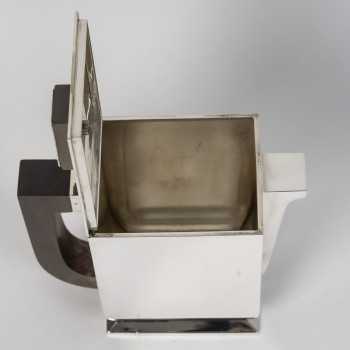 TETARD FRERES - Art Deco Silver Tea and Coffee Service, Cubist Pattern, Circa 1925/1930