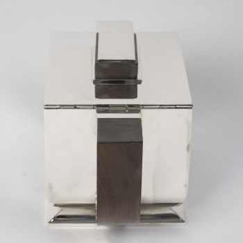 TETARD FRERES - Art Deco Silver Tea and Coffee Service, Cubist Pattern, Circa 1925/1930