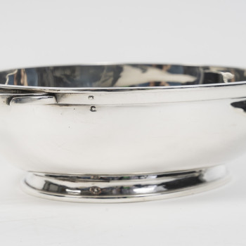 TÉTARD - Grande boîte ovale couverte argent massif moderniste, vers 1930–1940