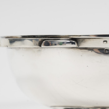 TÉTARD - Grande boîte ovale couverte argent massif moderniste, vers 1930–1940