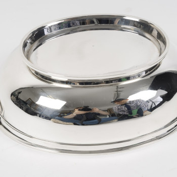 TÉTARD - Grande boîte ovale couverte argent massif moderniste, vers 1930–1940