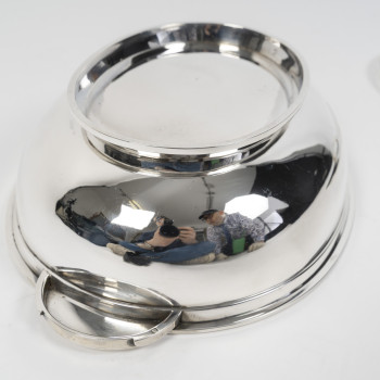 TETARD - Large oval covered box in solid silver, modernist style, circa 1930–1940