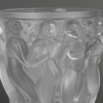 LALIQUE France – Vase dit « Bacchantes « modèle créer en 1927