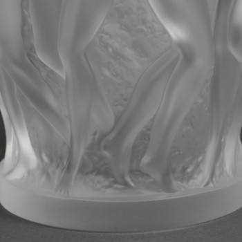 LALIQUE France – Vase dit « Bacchantes « modèle créer en 1927