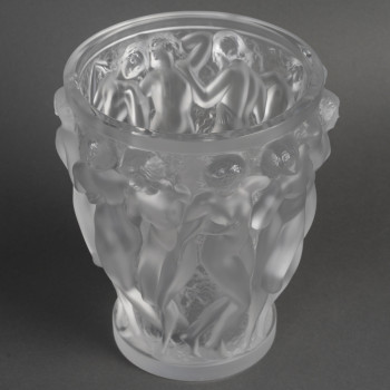 LALIQUE France – Vase dit « Bacchantes « modèle créer en 1927