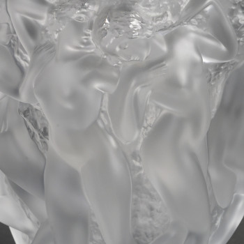 LALIQUE France – Vase dit « Bacchantes « modèle créer en 1927
