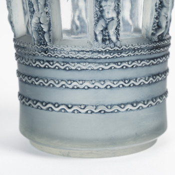 R. LALIQUE - Vase FLORENCE Modèle créé le 28 avril 1937