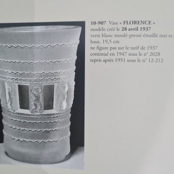 R. LALIQUE - Vase FLORENCE Modèle créé le 28 avril 1937