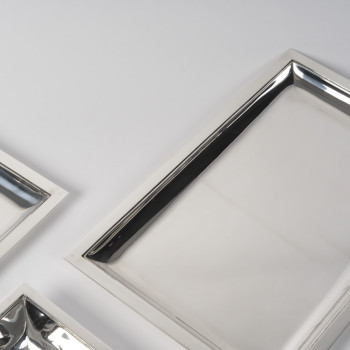 JEAN E. PUIFORCAT – Set de deux plats rectangulaires et d’une Jatte en argent massif Epoque ART DECO