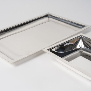 JEAN E. PUIFORCAT – Set de deux plats rectangulaires et d’une Jatte en argent massif Epoque ART DECO