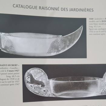 R. LALIQUE – Jardinière « SAINT- HUBERT » modèle créé en 1927