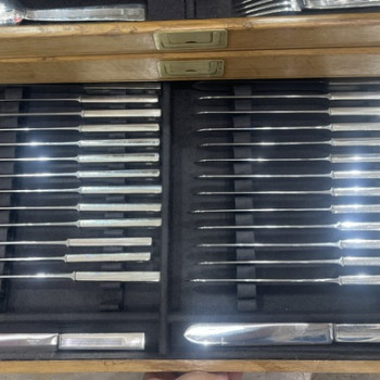 JEAN TETARD – 132-PIECE SOLID SILVER FLATWARE SET, "TROCADERO" PATTERN, ART DECO PERIOD